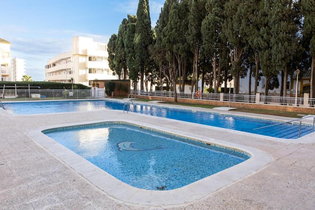 Enjoy La Carihuela Beach At 4 Min.Terrace & Pool. Torremolinos Exterior photo