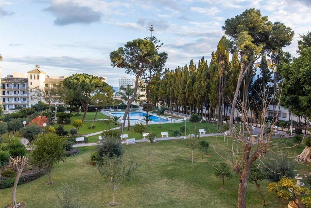 Enjoy La Carihuela Beach At 4 Min.Terrace & Pool. Torremolinos Exterior photo
